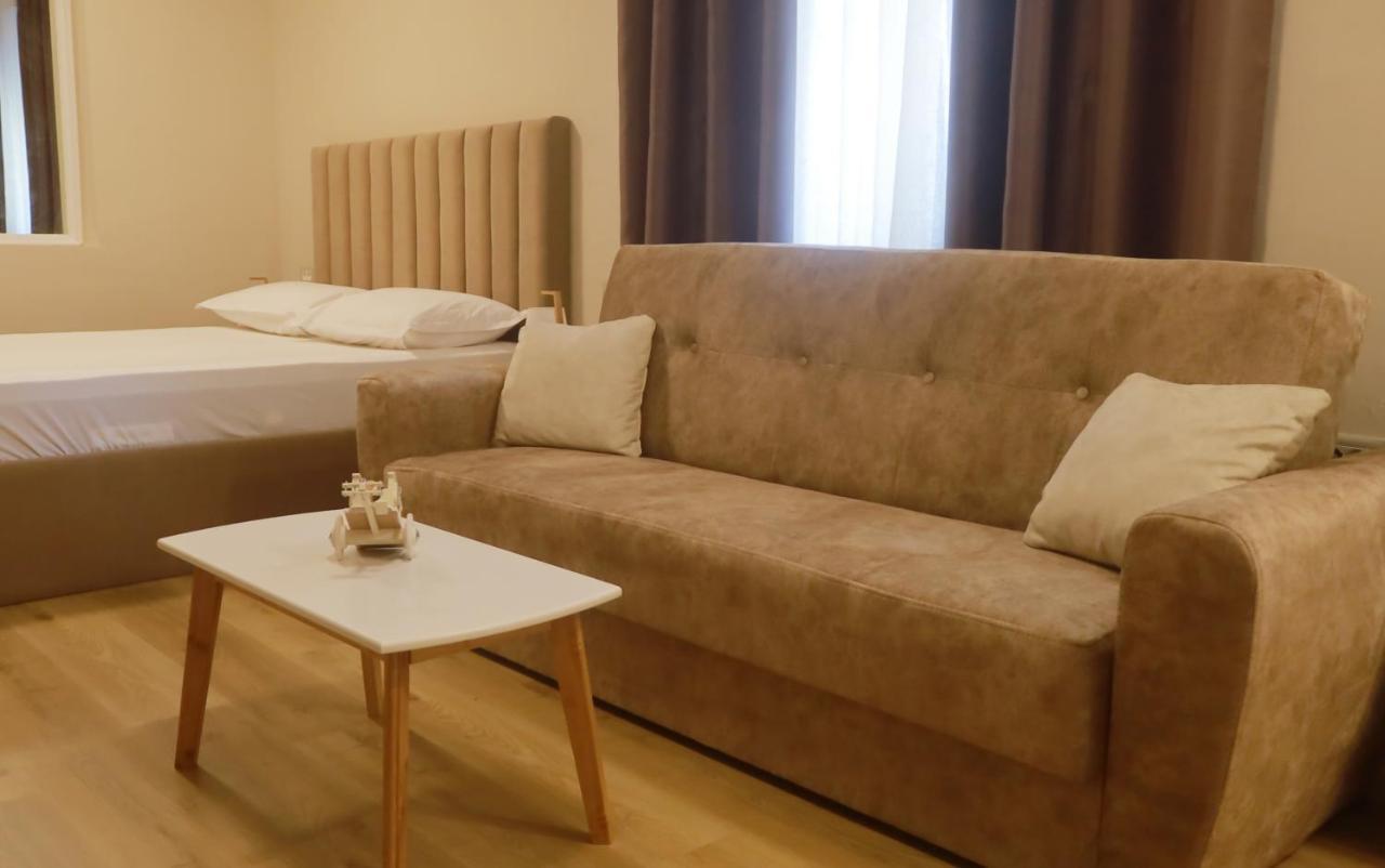 Bruno'S Apartment Тирана Экстерьер фото