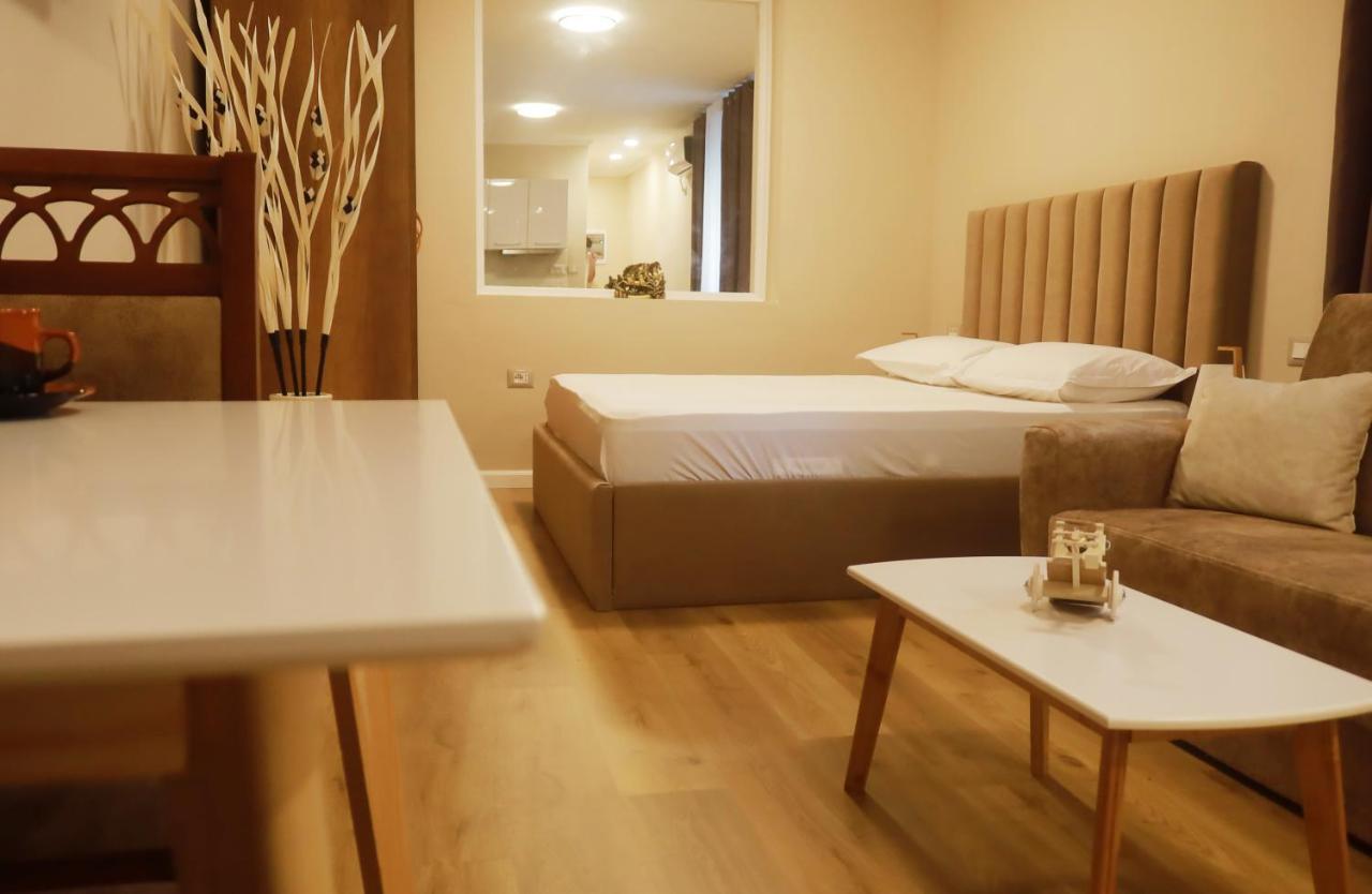 Bruno'S Apartment Тирана Экстерьер фото