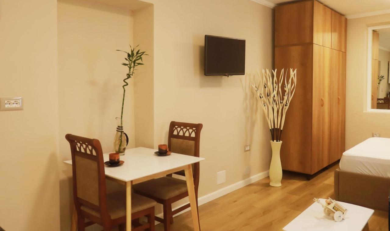 Bruno'S Apartment Тирана Экстерьер фото